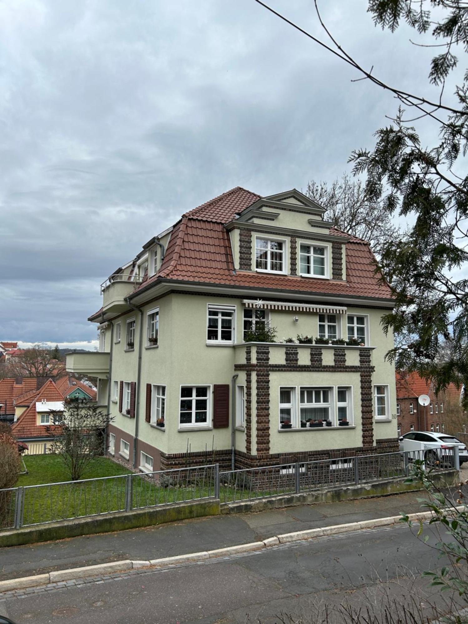 Apartment Sued *
